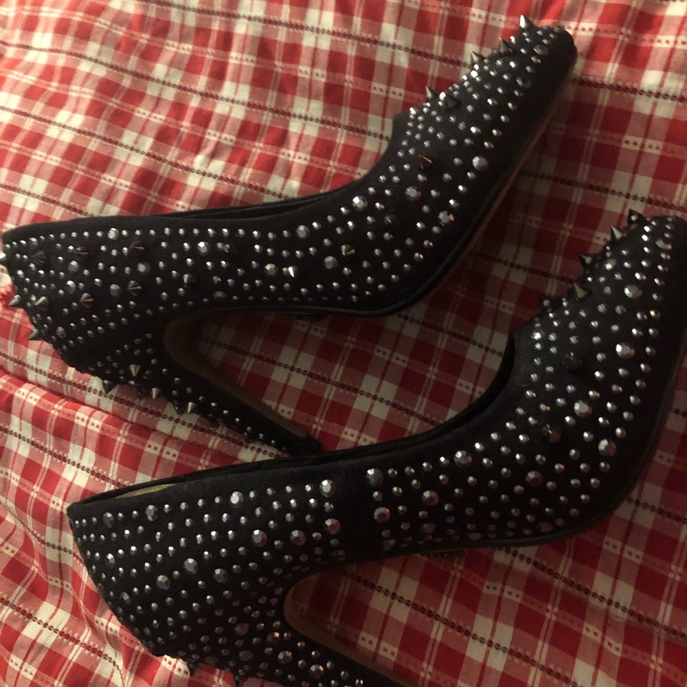 Rock and Republic size 6 studded women’s heels
